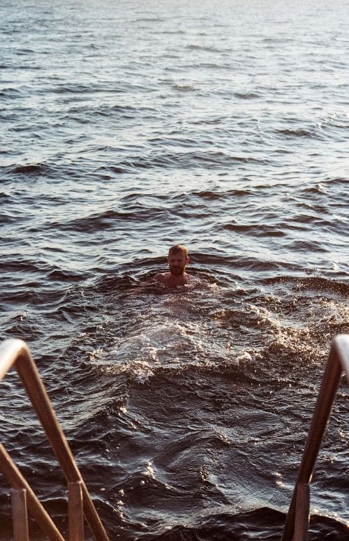 cold water swimming